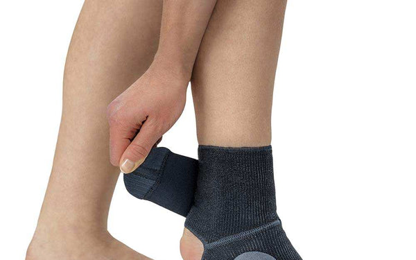 Lace-up ankle stabilizer brace for ankle sprain support